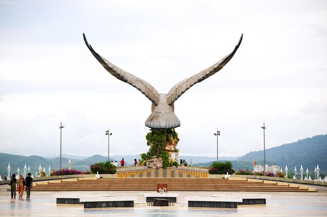 best things to do in langkawi eagle square