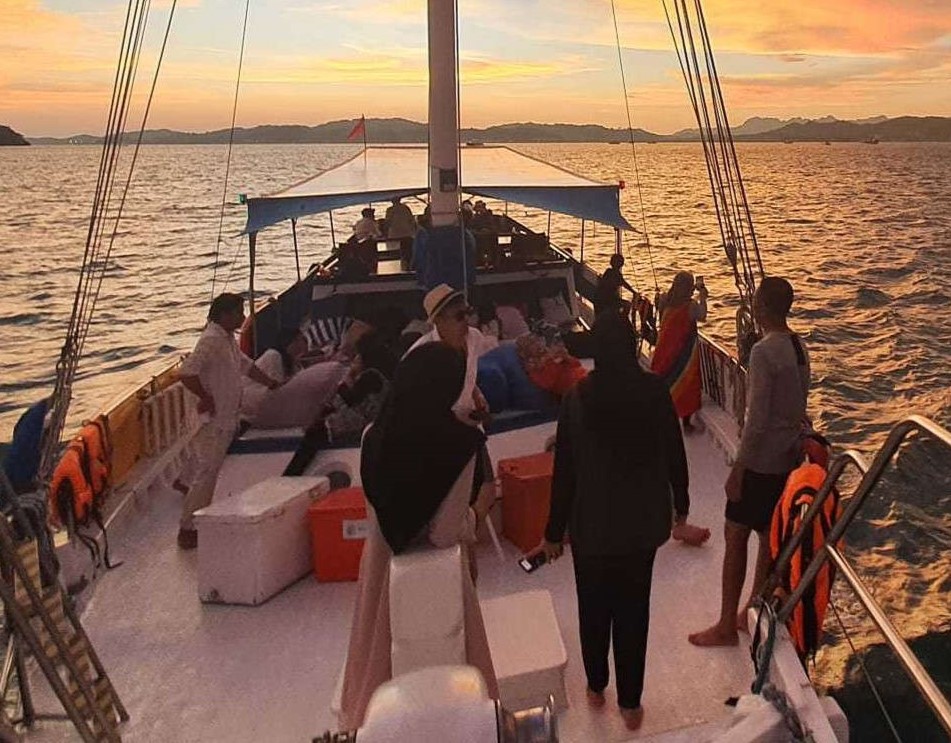 langkawi new year sunset dinner cruise