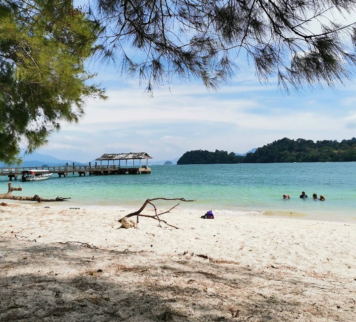best snorkeling and diving spots in langkawi pulau beras basah