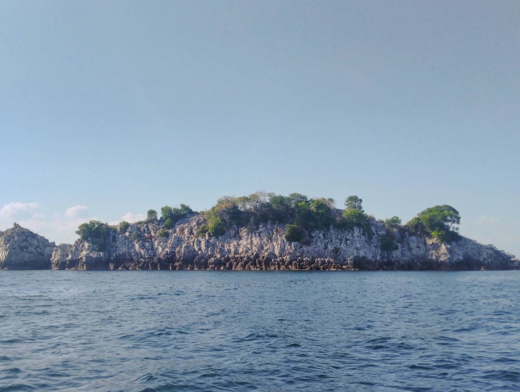 best snorkeling and diving spots in langkawi pulau segantang